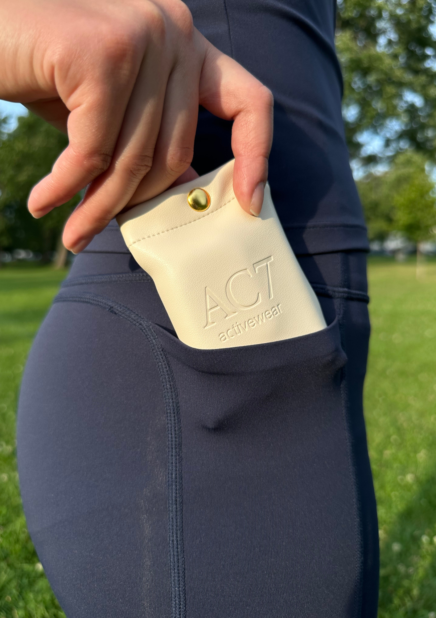 Small Leather Pouch Act Active